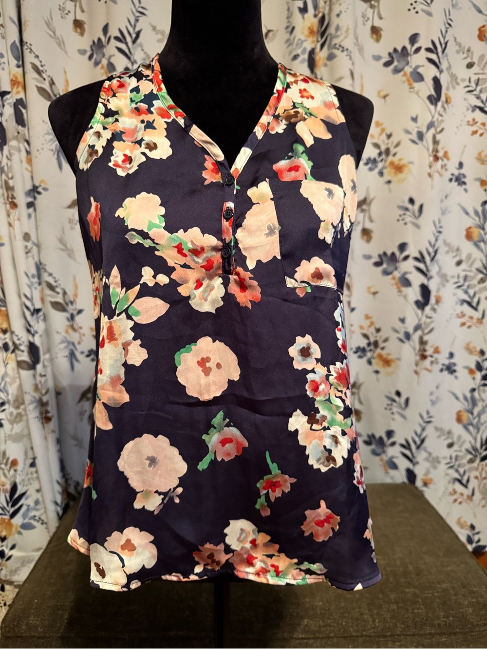 Halogen Floral Sleeveless V-Neck Top in Navy